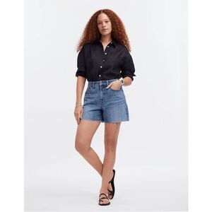 Madewell NO739 The Curvy Perfect Jean Short NWOT. Size 23